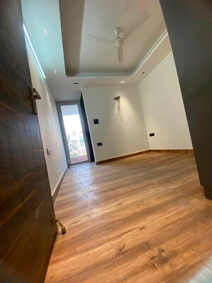 Room in 2 BHK Builder Floor at Saket – for Rent