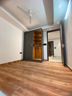 Room in 2 BHK Builder Floor at Saket – for Rent