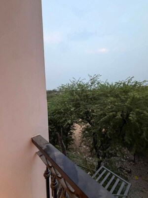 Furnished Amenities in 1 BHK Builder Floor at Saket – for Rent
