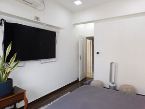 Room in 2.5 BHK Apartment at Evershine Crown, Kandivali East – for Sale