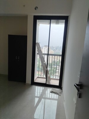 Room in 2 BHK Apartment at Pokhran Road No One – for Rent