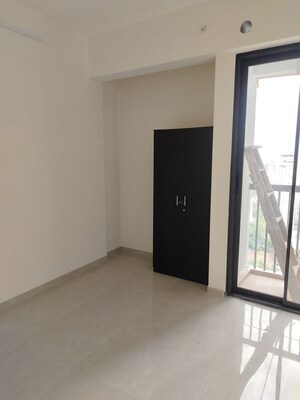 Room in 2 BHK Apartment at Pokhran Road No One – for Rent