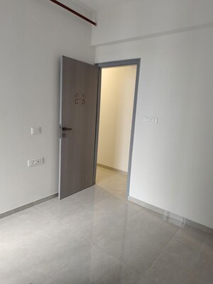 Room in 2 BHK Apartment at Pokhran Road No One – for Rent