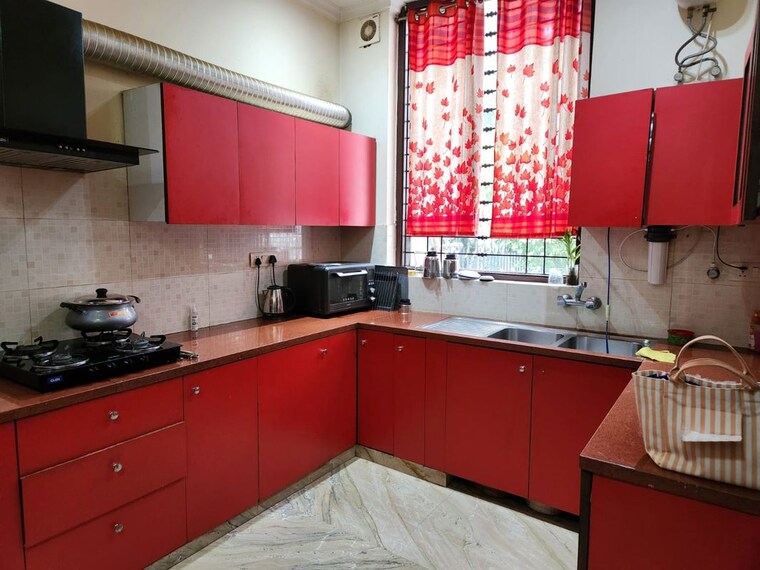 Kitchen, auram-floor 2.5 Bedroom 1500 Sq.Ft. Builder Floor In South City 2 Gurgaon 10621749