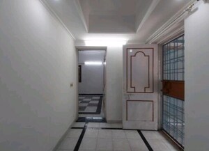 2.5 BHK Apartment – Entrance View at Arun Vihar Sector 37, Sector 37 - for Sale