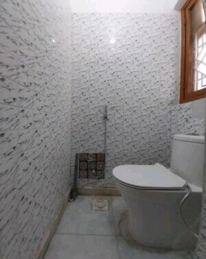 Bathroom in 2.5 BHK Apartment at Arun Vihar Sector 37, Sector 37 – for Sale