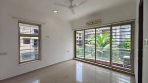 Room in 4 BHK Apartment at Santacruz West – for Sale