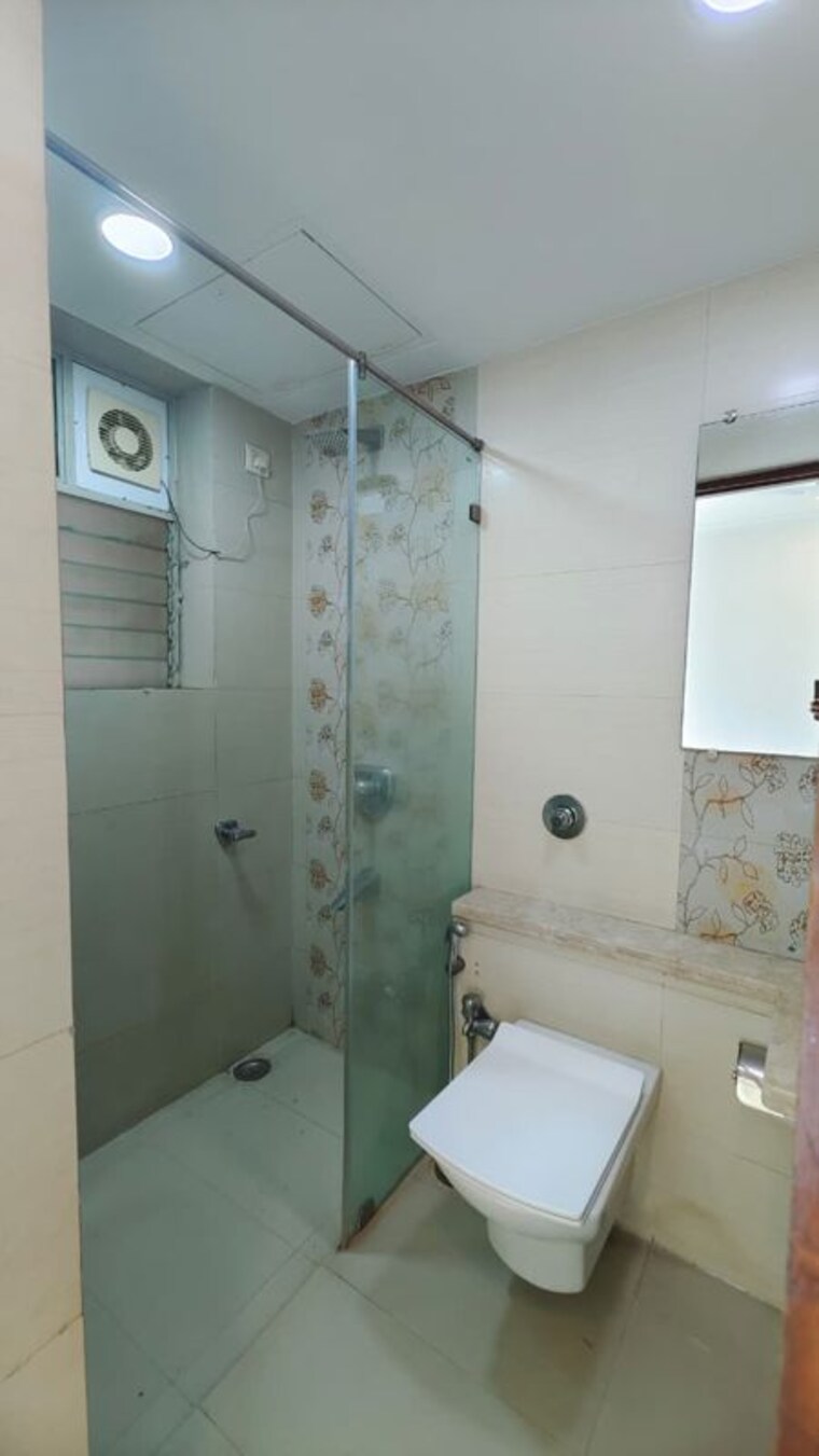 Bathroom, santacruz west 4 Bedroom 1800 Sq.Ft. Apartment In Santacruz West Mumbai 10621868