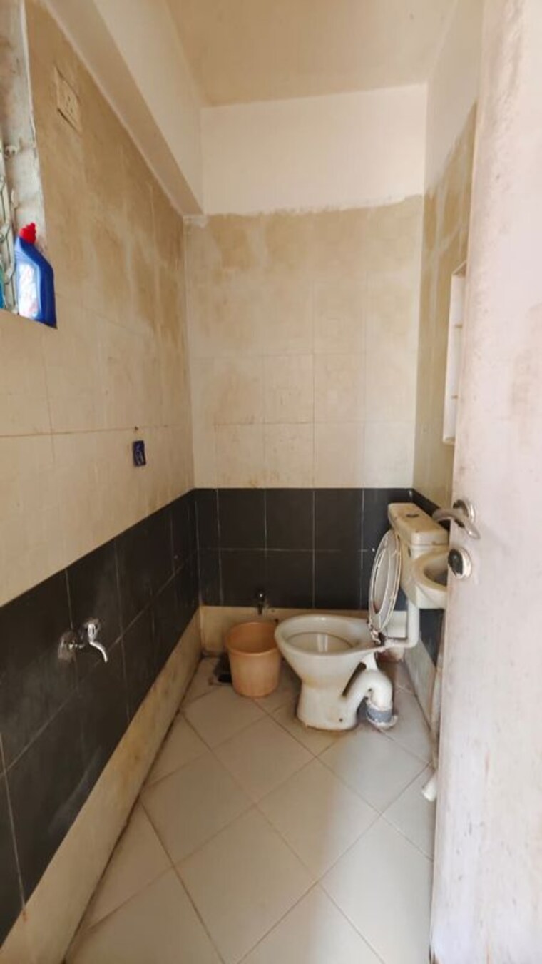 Bathroom, santacruz west 4 Bedroom 1800 Sq.Ft. Apartment In Santacruz West Mumbai 10621868