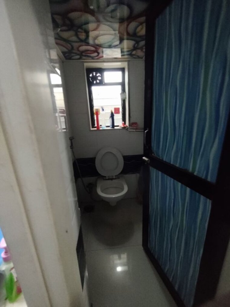Bathroom, god-gifts-building 1 Bedroom 600 Sq.Ft. Apartment In Lower Parel Mumbai 10621950