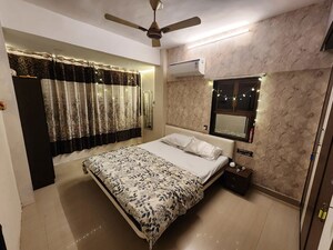 Bedroom in 2 BHK Apartment at Mohini Tower, Khar West – for Rent