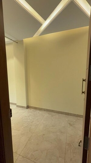 Room in 2 BHK Builder Floor at Kalkaji – for Rent