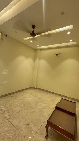 Room in 2 BHK Builder Floor at Kalkaji – for Rent