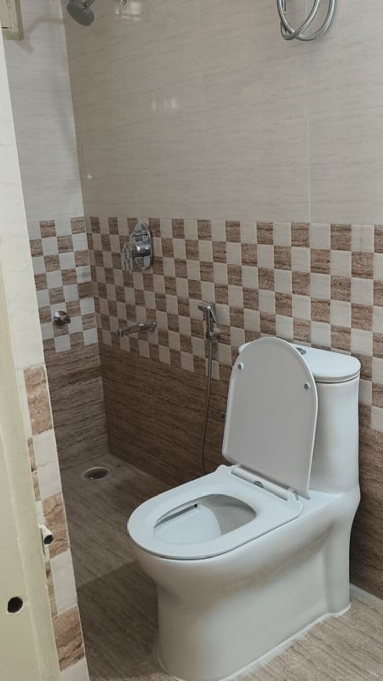 Bathroom, s-v-homes 2 Bedroom 1000 Sq.Ft. Apartment In Cv Raman Nagar Bangalore 10622031