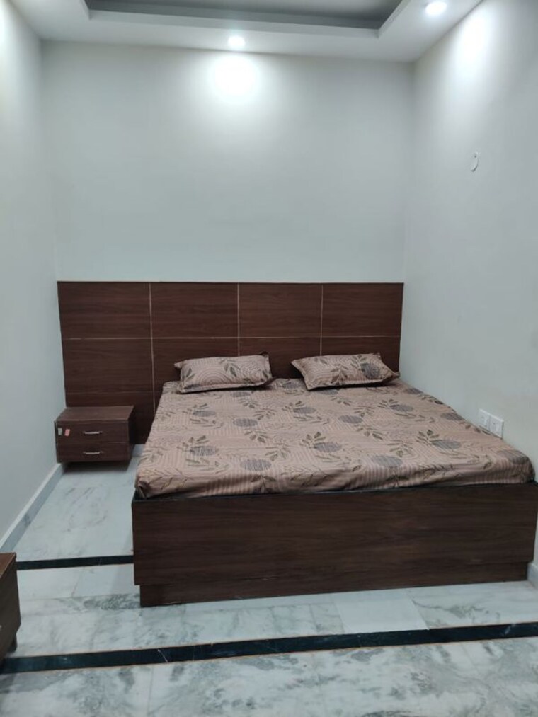 Bedroom, sector 23 2 Bedroom 120 Sq.Yd. Builder Floor In Sector 23 Gurgaon 10622052