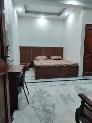 Bedroom in 2 BHK Builder Floor at Sector 23 – for Rent