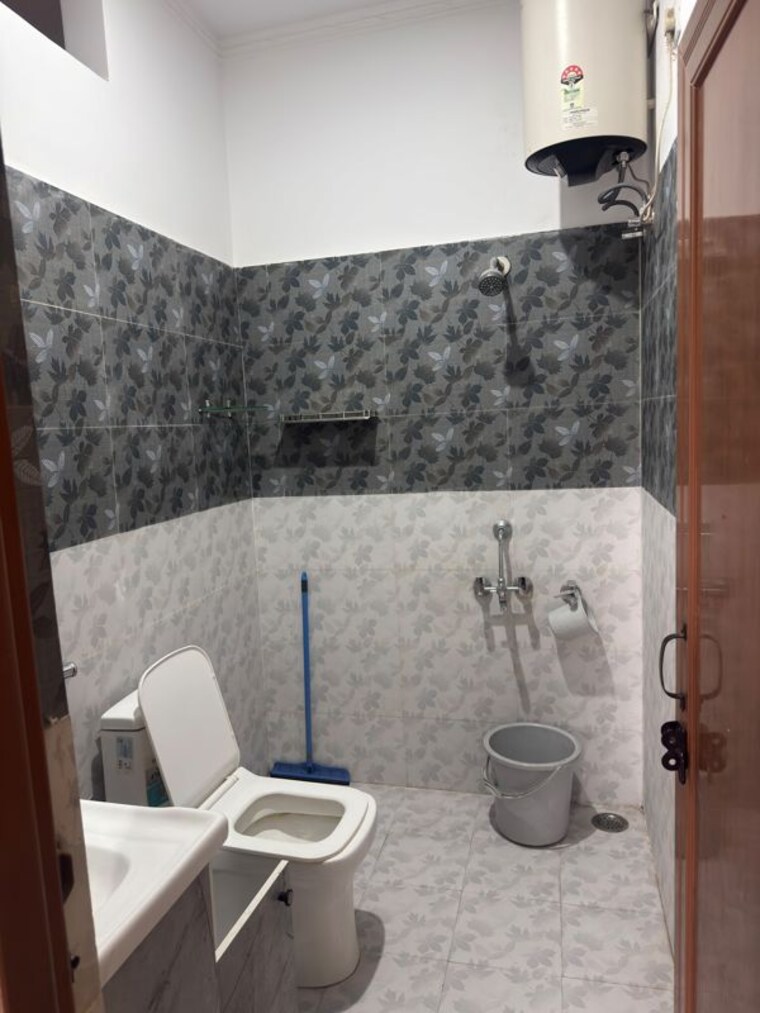 Bathroom, anarwala 3 Bedroom 170 Sq.Yd. Villa In Anarwala Dehradun 10622071