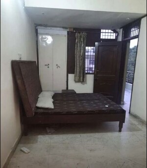 1 RK Builder Floor For Rent in Sector 47