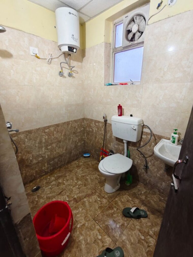 Bathroom, bharawamau 2 Bedroom 908 Sq.Ft. Apartment In Bharawamau Lucknow 10622073