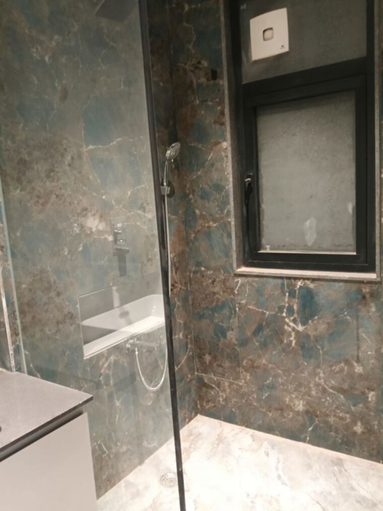 Bathroom, ss-southend-floors 3 Bedroom 2005 Sq.Ft. Builder Floor In South City 2 Gurgaon 10622079