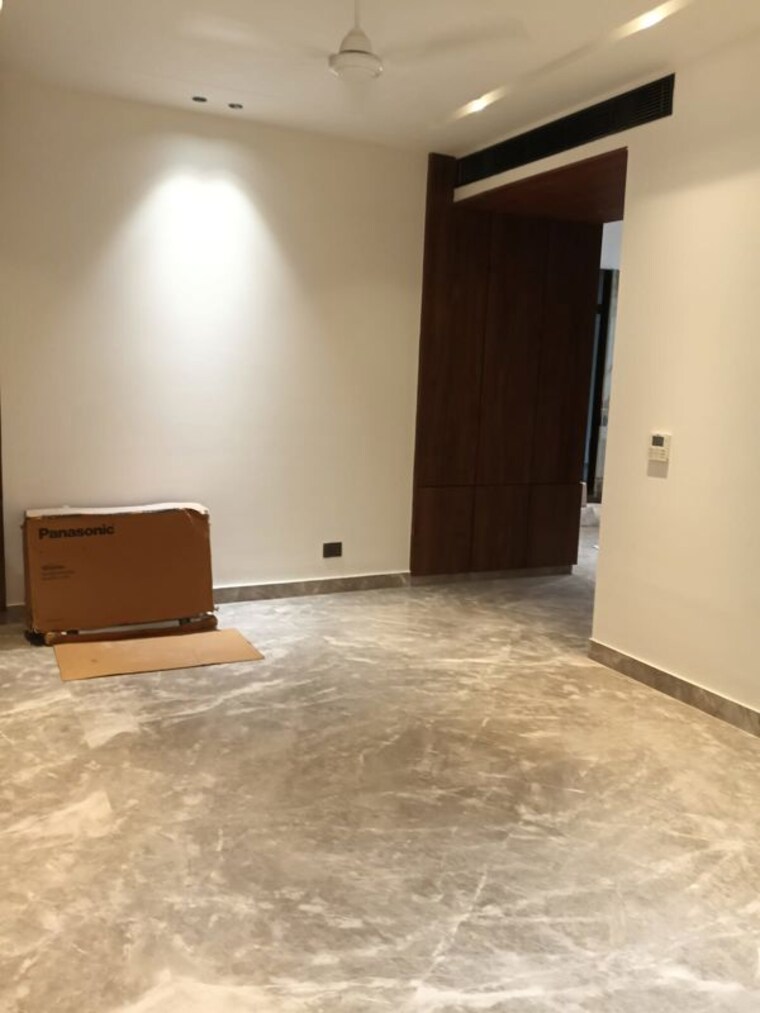 Room, ss-southend-floors 3 Bedroom 2005 Sq.Ft. Builder Floor In South City 2 Gurgaon 10622079