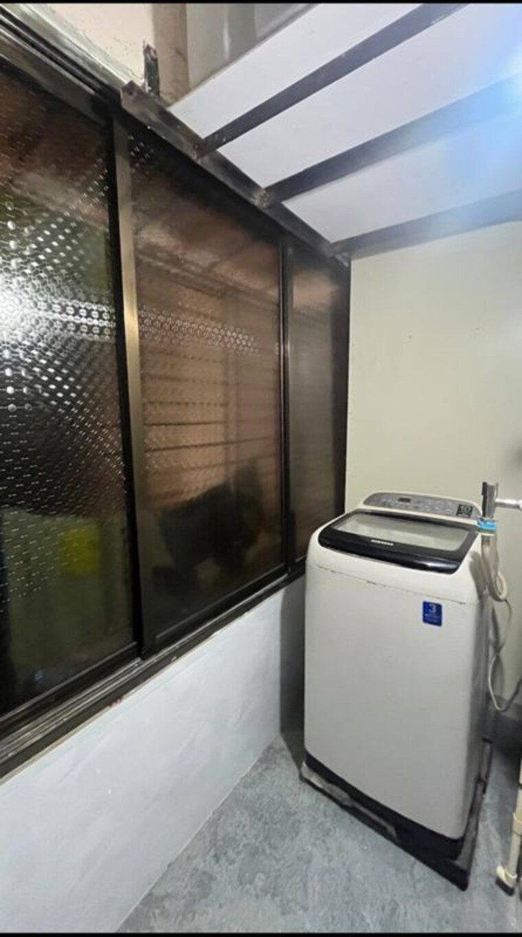Balcony, balkum pada 1 Bedroom 460 Sq.Ft. Apartment In Balkum Pada Thane 10622084