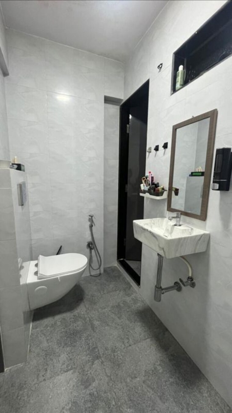 Bathroom, balkum pada 1 Bedroom 460 Sq.Ft. Apartment In Balkum Pada Thane 10622084