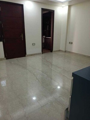 Room in 1 BHK Builder Floor at Greater Kailash – for Rent