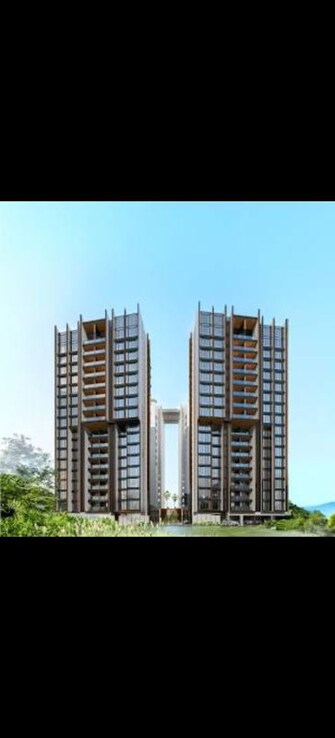 4 BHK 1760 Sq.Ft. Apartment in Rustomjee Crescent