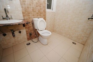 Bathroom in 2.5 BHK Apartment at Amrapali Silicon City, Sector 76 – for Sale