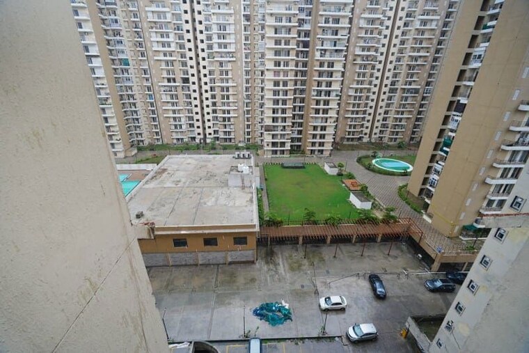 Exterior View, amrapali-silicon-city 2.5 Bedroom 1180 Sq.Ft. Apartment In Sector 76 Noida 10622114
