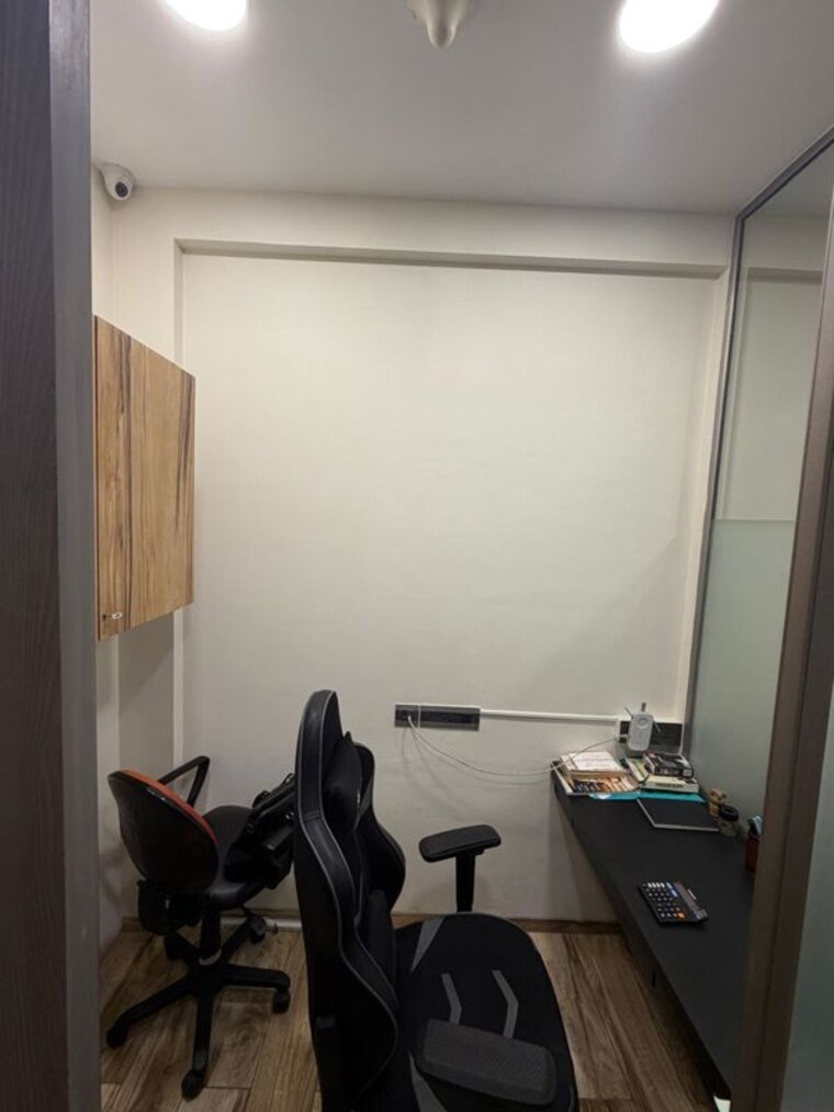 Team Area, shah-and-nahar-industrial-estate Commercial Office Space 650 Sq.Ft. In Worli Mumbai 10622141