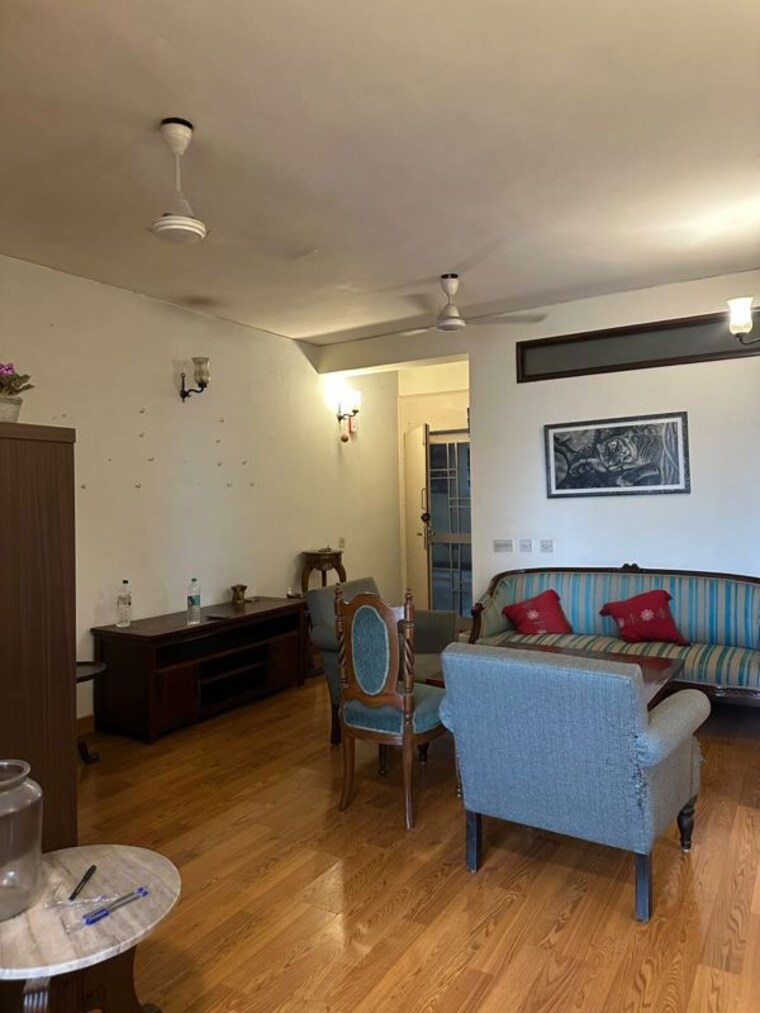 Team Area, mayur vihar 2 Bedroom 1000 Sq.Ft. Apartment In Mayur Vihar Delhi 10622152