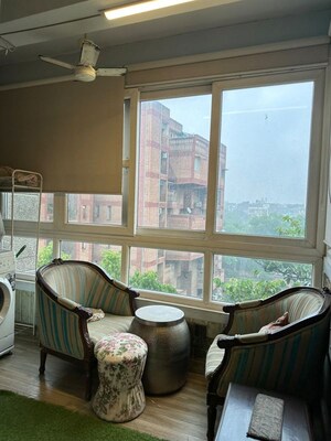 Team Area in 2 BHK Apartment at Mayur Vihar – for Rent
