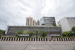  Office Space – Exterior View View at Worli - for Rent
