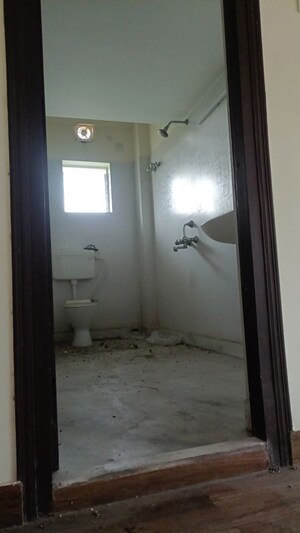 Room in 2 BHK Apartment at New Town Action Area ii – for Sale