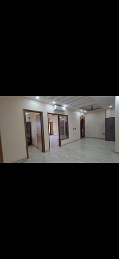 4 BHK + Servant Room Builder Floor For Sale in Green Fields Colony