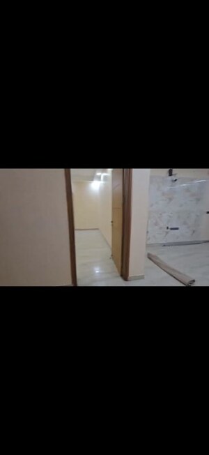 Room in 4 BHK Builder Floor at Green Fields Colony – for Rent