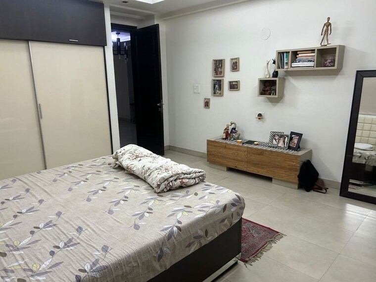 Bedroom, new friends colony 4 Bedroom 300 Sq.Yd. Builder Floor In New Friends Colony Delhi 10622211
