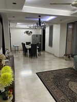 4 BHK + Servant Room 300 Sq.Yd. Builder Floor in New Friends Colony