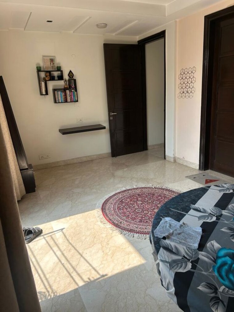 Team Area, new friends colony 4 Bedroom 300 Sq.Yd. Builder Floor In New Friends Colony Delhi 10622211