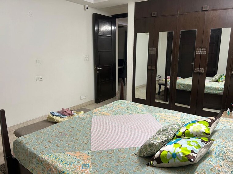 Bedroom, new friends colony 4 Bedroom 300 Sq.Yd. Builder Floor In New Friends Colony Delhi 10622211