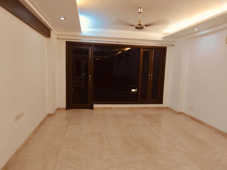Room, new friends colony 4 Bedroom 516 Sq.Yd. Builder Floor In New Friends Colony Delhi 10622217