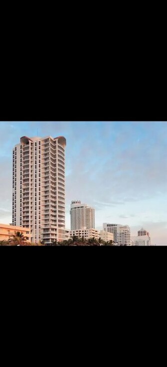 6+ BHK + Servant Room,Extra Room Penthouse For Sale in K Raheja Maestro in Juhu, Mumbai