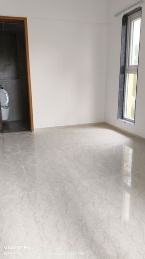 Room in 2 BHK Apartment at Yash Classic, Pashan Sus Road – for Rent