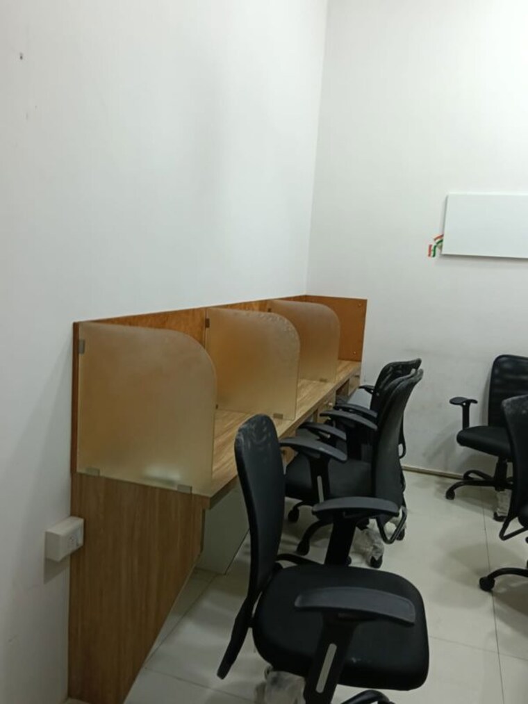 Team Area, express-zone Commercial Office Space 120 Sq.Ft. In Malad East Mumbai 10622233