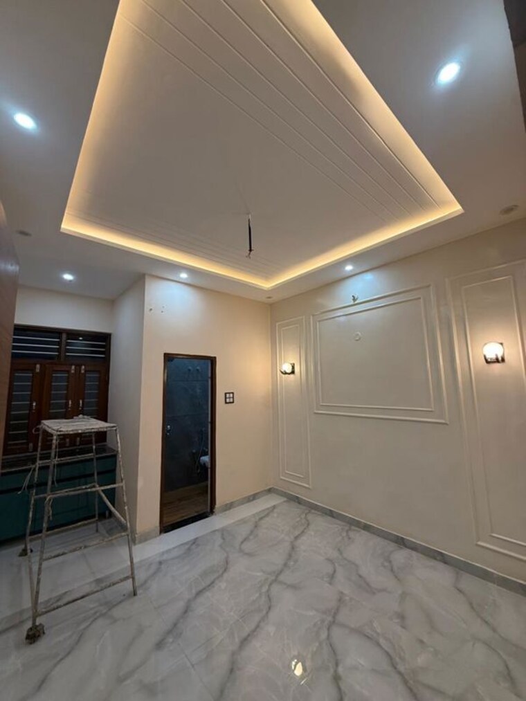 Room, dwarka mor 2 Bedroom 350 Sq.Yd. Builder Floor In Dwarka Mor Delhi 10622296