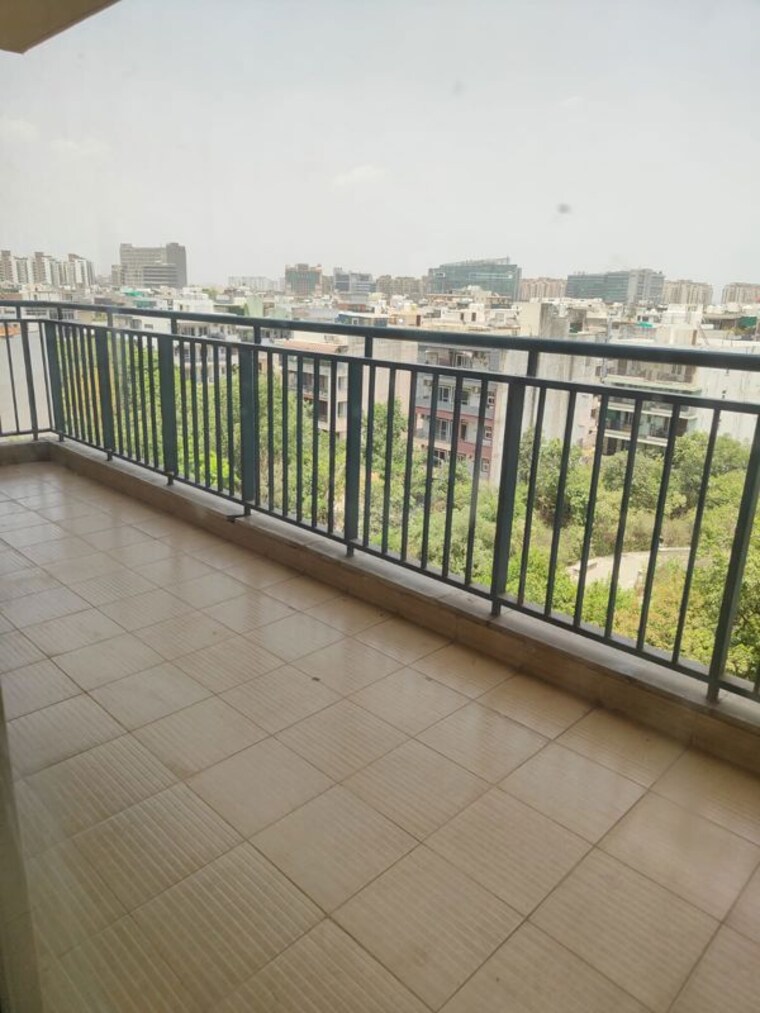 Balcony, spaze-privy 3 Bedroom 1750 Sq.Ft. Apartment In Sector 72 Gurgaon 10622315