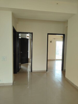 Room in 3 BHK Apartment at Spaze Privy, Sector 72 – for Rent