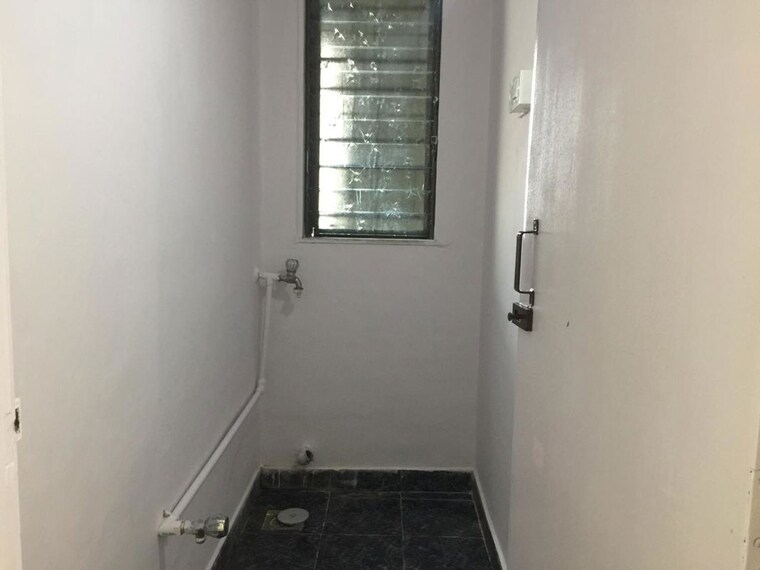 Bathroom, royal-classic-co-op-society 2 Bedroom 1017 Sq.Ft. Apartment In Andheri West Mumbai 10603793